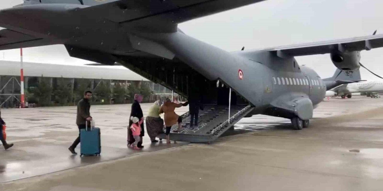 MSB: "Hava Kuvvetlerimize ait uçakla depremzede vatandaşlarımızın Ankara’ya tahliyesi gerçekleştirildi"