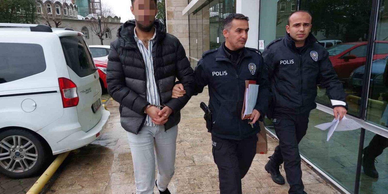 Otomobilin içinde kazayla eniştesini vurdu