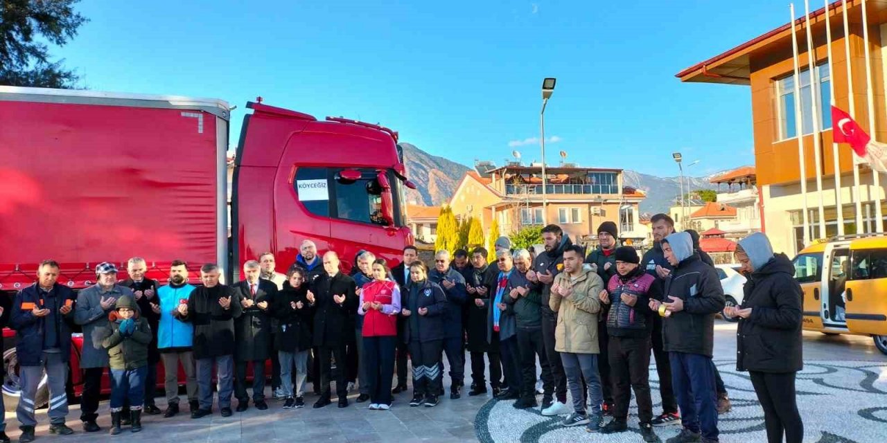 Yardım tırı Köyceğiz’den dualarla yola çıktı