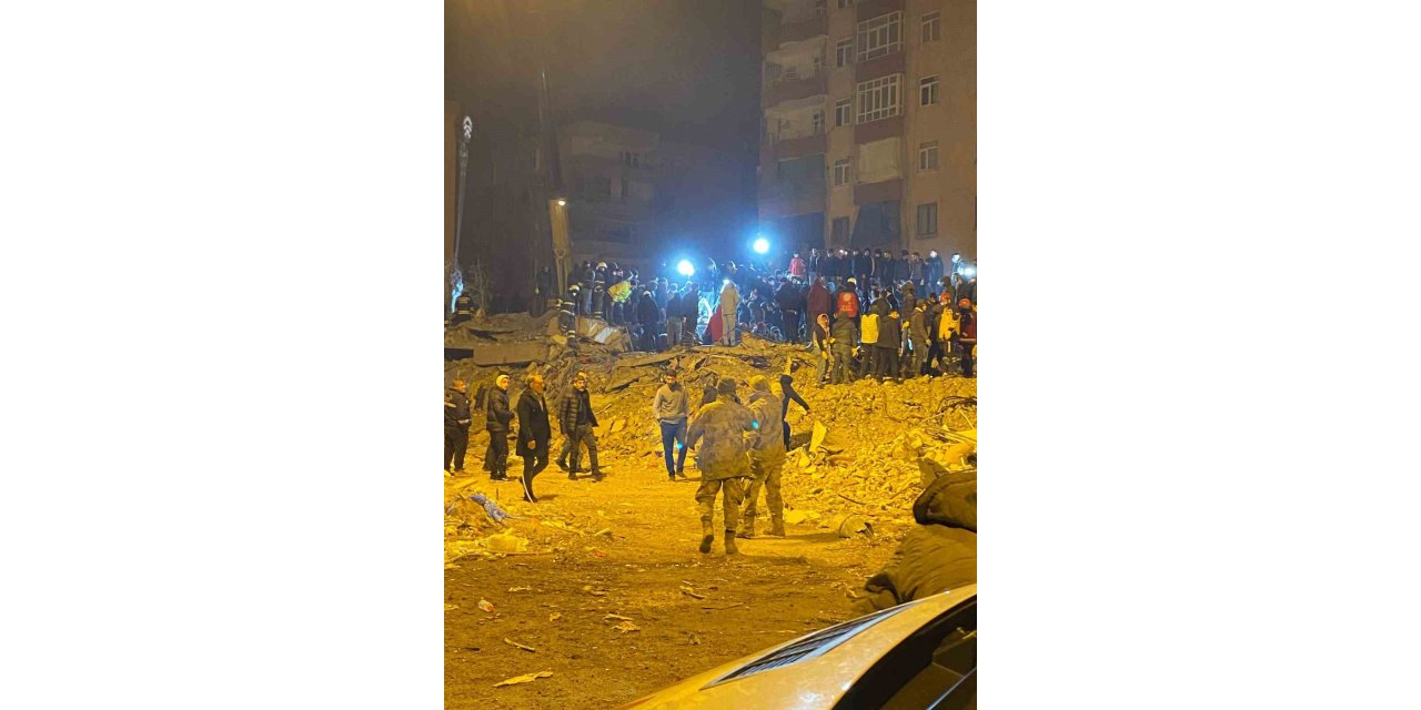 Diyarbakır’da arama kurtarma çalışmaları tekbirler eşliğinde sürüyor