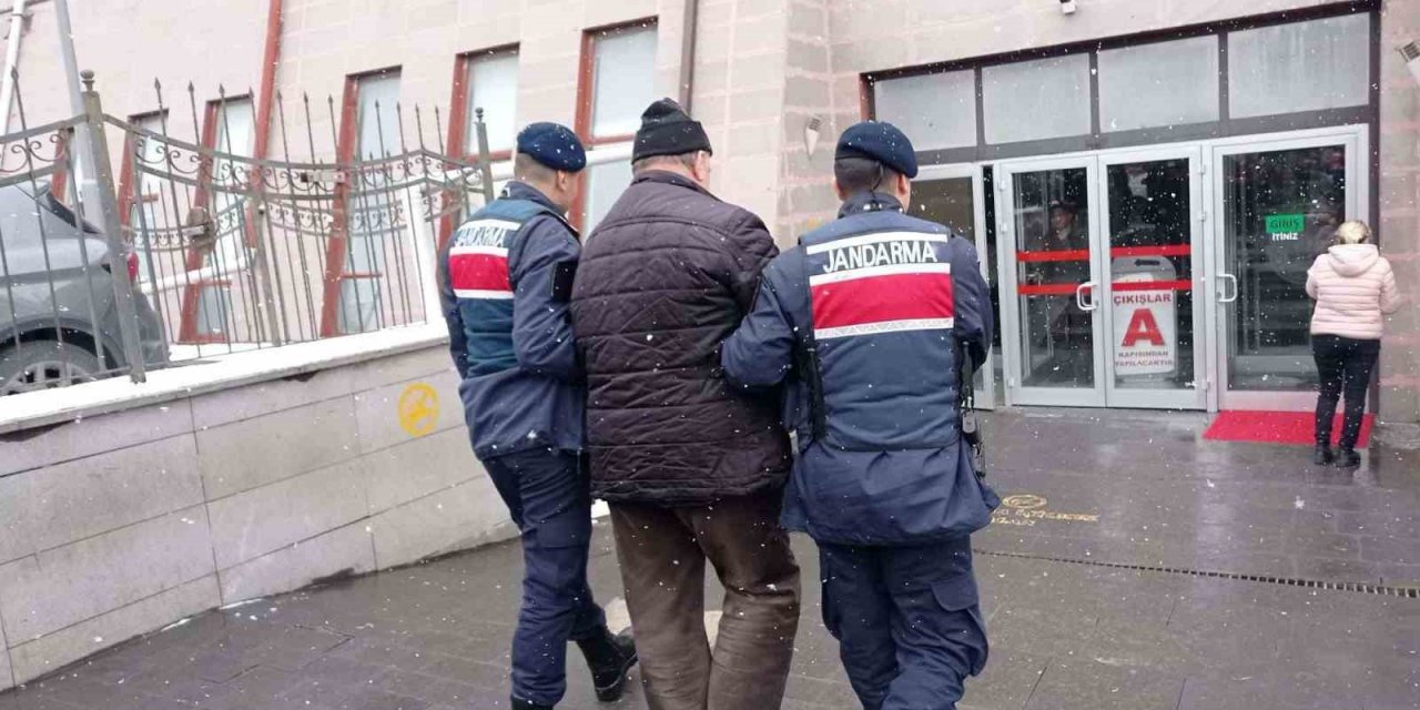 Firari FETÖ şüphelisi jandarma ekiplerince yakalandı