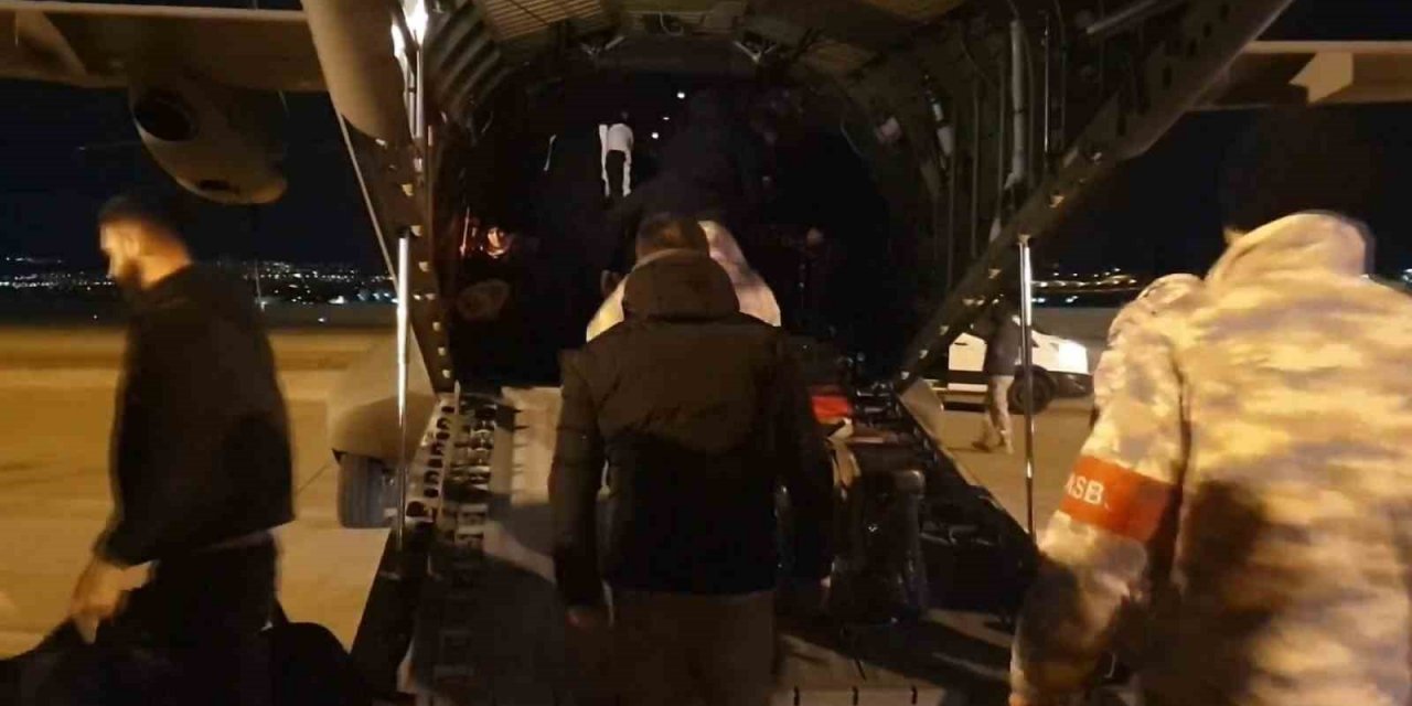 MSB, Kahramanmaraş’taki depremzedelerin Ankara’ya tahliyesini sağladı