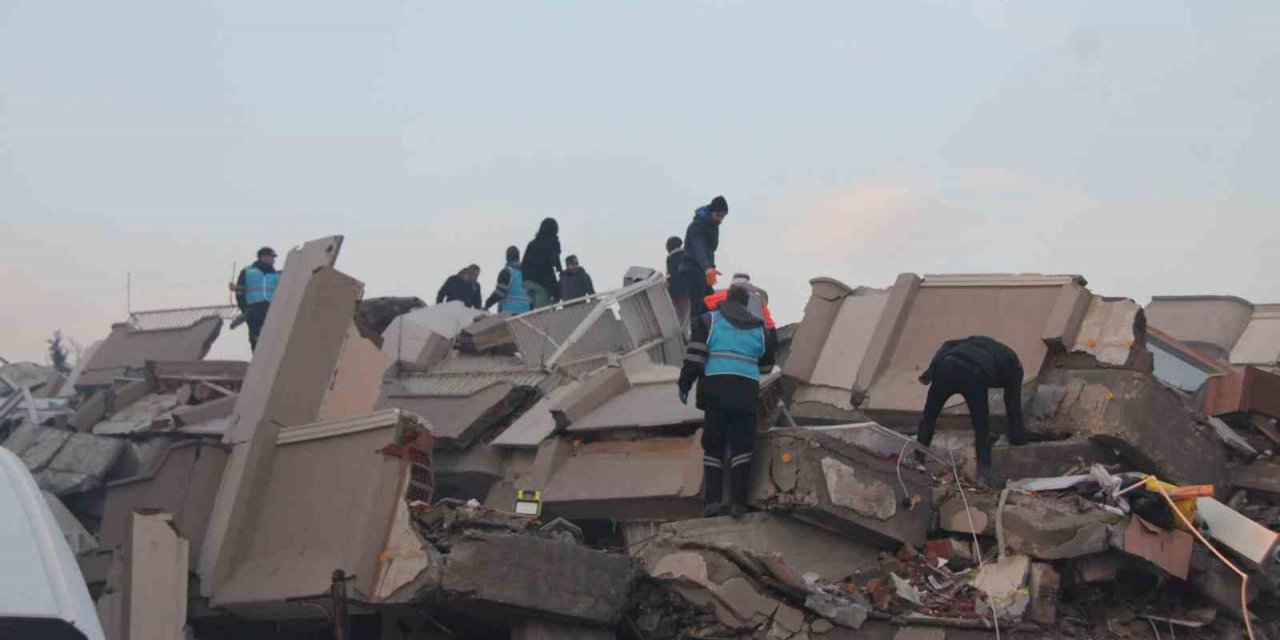 Deprem bölgesinden artık tek ses yükseliyor: "Sesimi duyan var mı?"