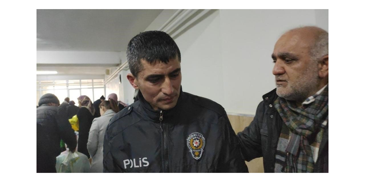 Develi’de 12 yaşındaki Ali Eren okul harçlığını, polis memuru tedavi parasını depremzedelere bağışladı