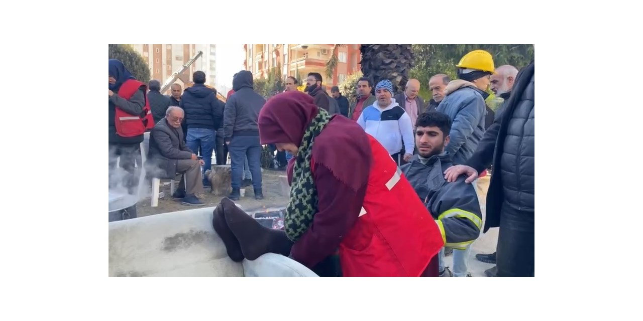 Afet bölgesinden yürek ısıtan görüntüler