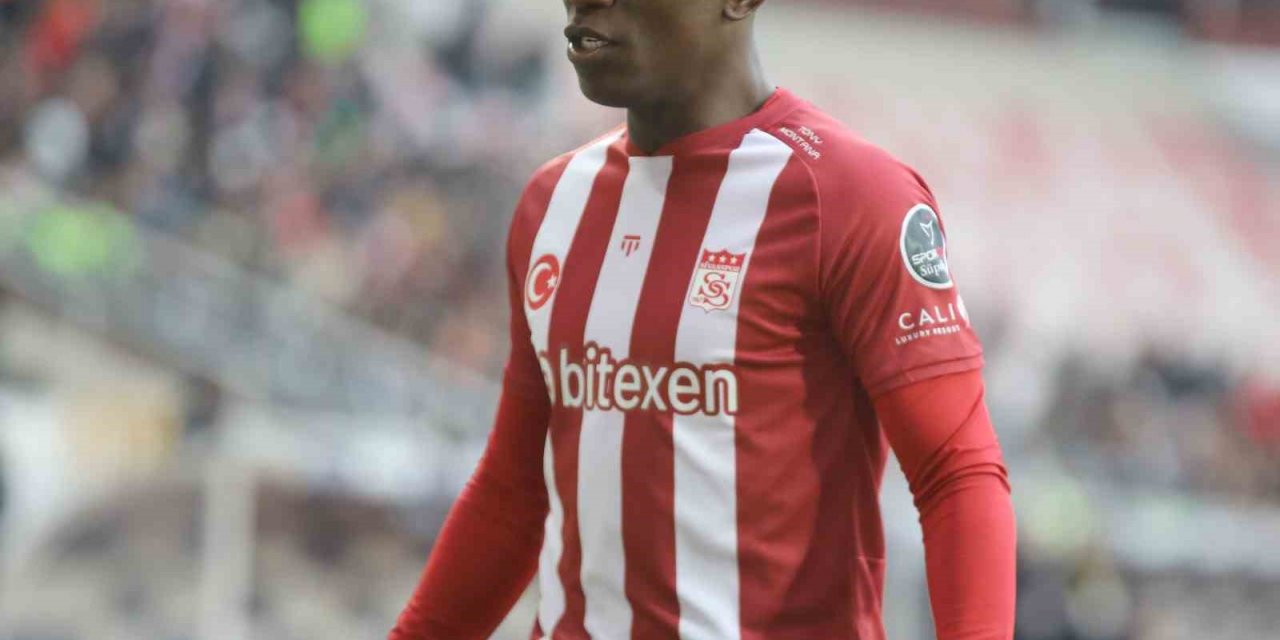 Sivassporlu Max Gradel’den depremzedelere yardım