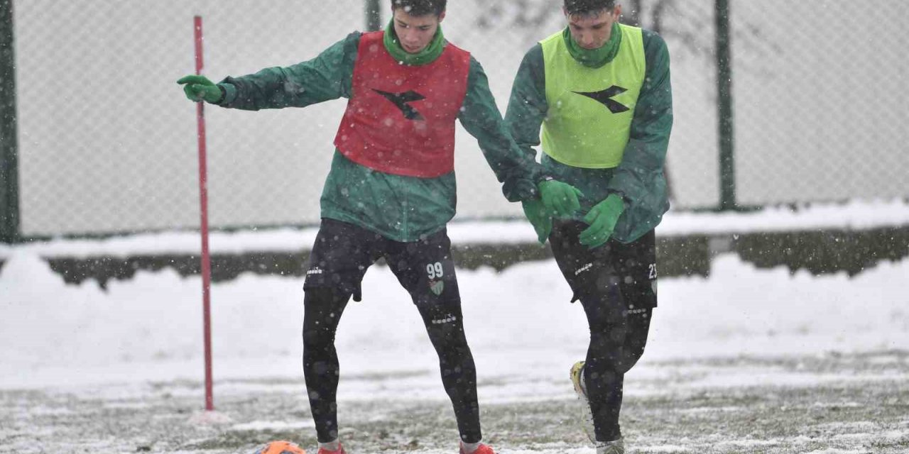 Bursasporlu futbolcuların aklı deprem bölgesinde