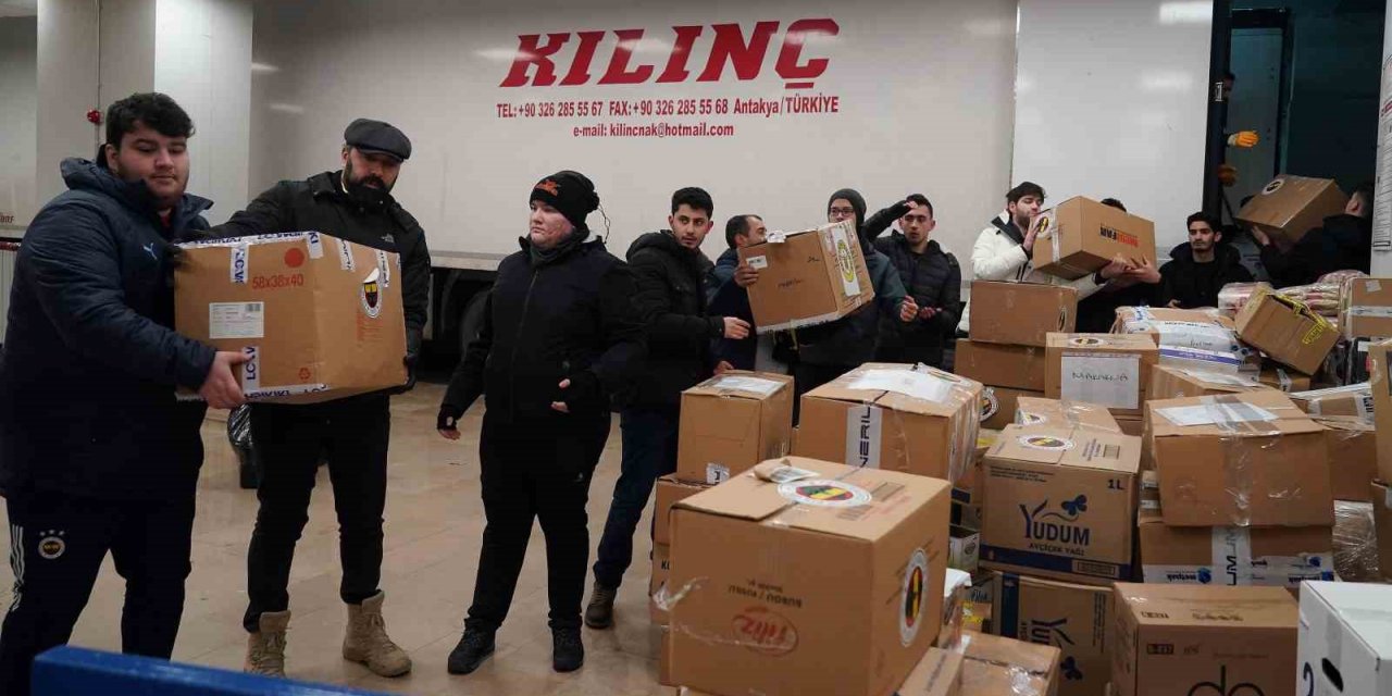 Ülker Stadyumu’nda yardım çalışmaları devam ediyor