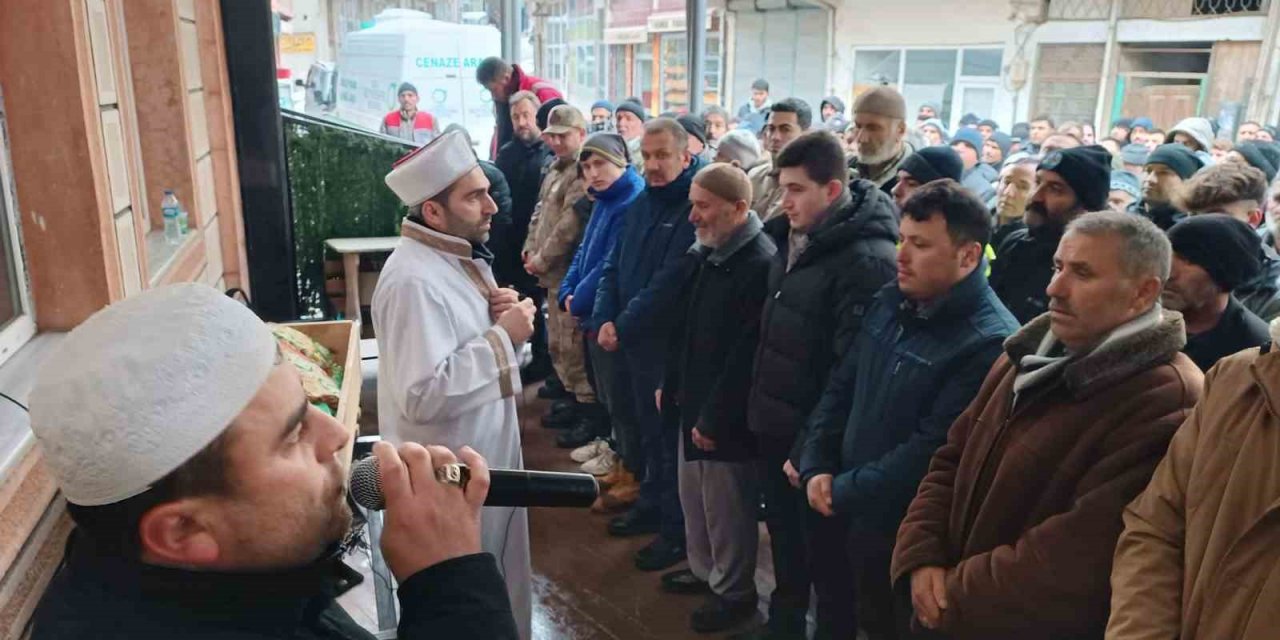 Depremde hayatını kaybeden iki vatandaş Ordu’da toprağa verildi