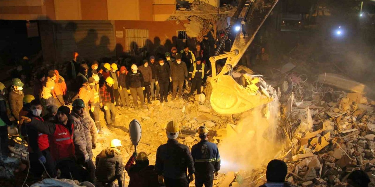 Köpek belirliyor, ekipler o bölgeyi arıyor