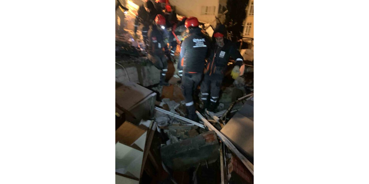 Üsküdar Belediyesi ekipleri, Ukraynalı anne ve 4 yaşındaki oğlunu 36 saat sonra enkazdan çıkardı