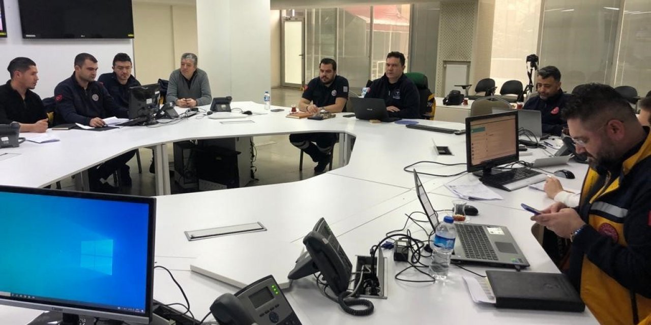 Eskişehir SAKOM 113 personel ile deprem bölgesinde