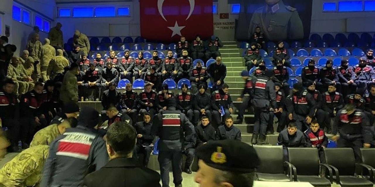 Jandarma deprem bölgesine gönderildi