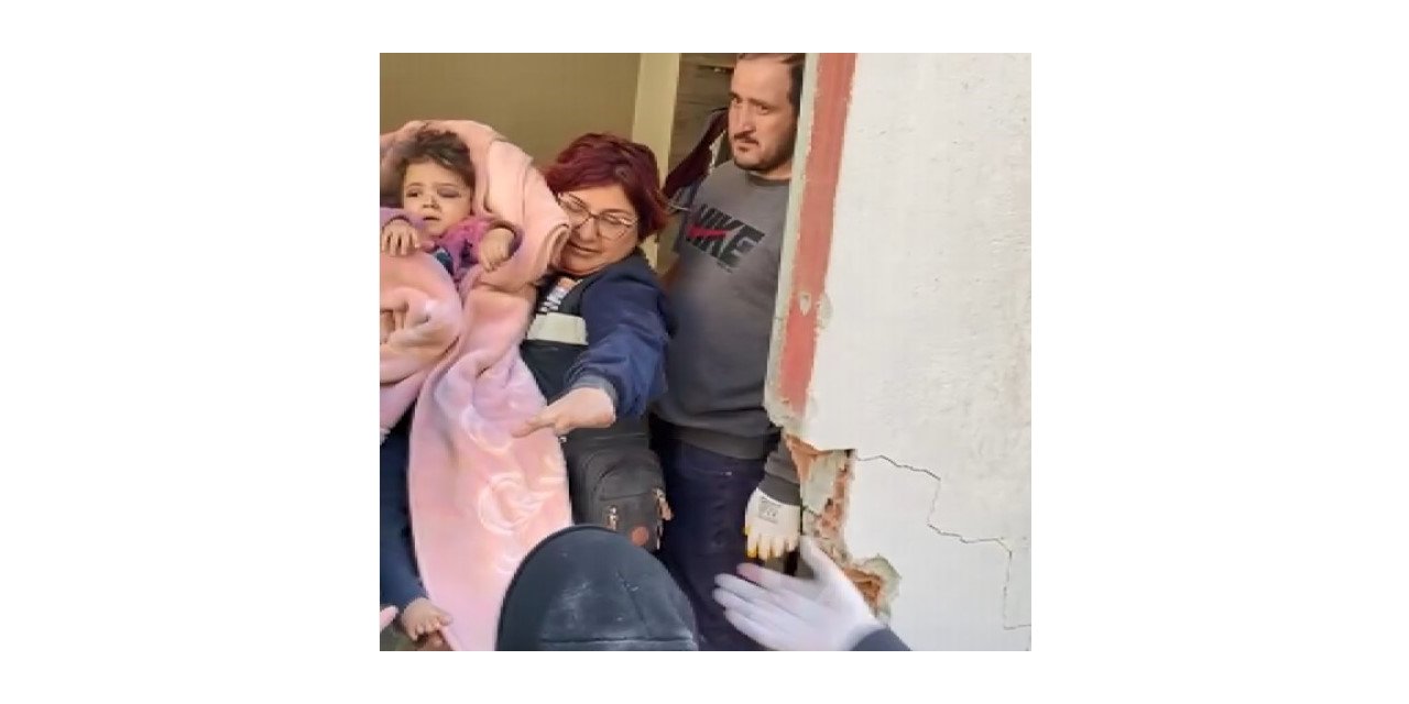 Marmaris Belediyesi ekipleri baba ve 3 kızını sağ kurtardı