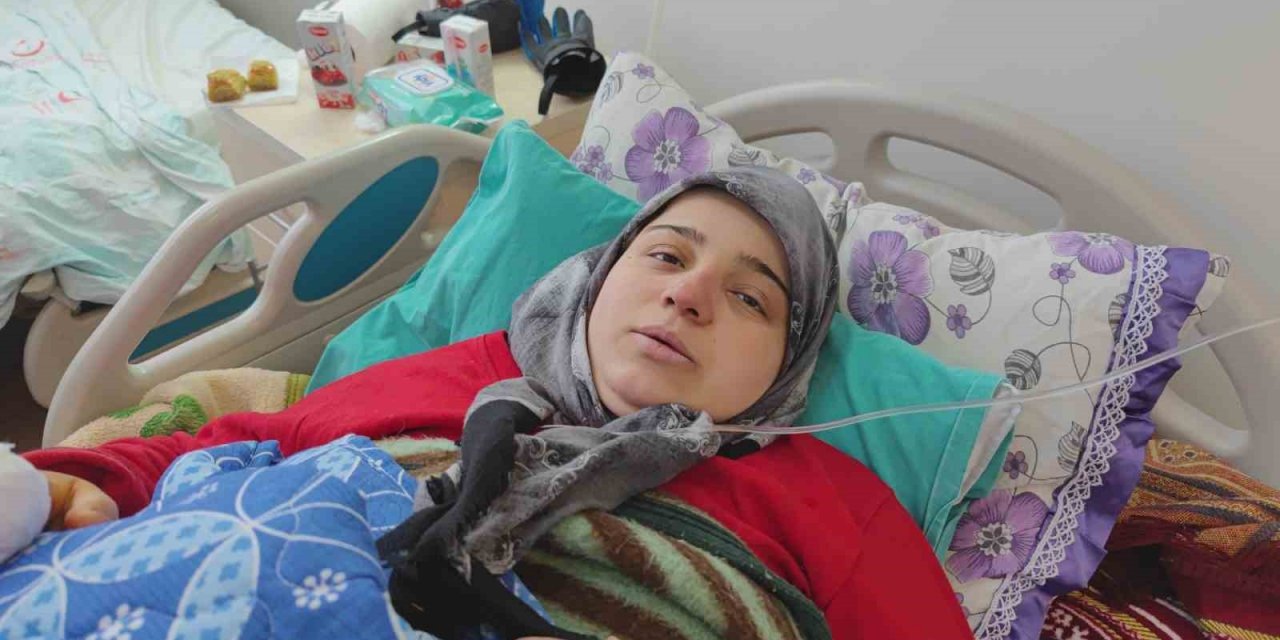 Enkaz altından çıkarılan 9 aylık hamile kadının bebeği hayatını kaybetti