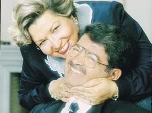 Turgut Özal'ı yerlerde sürüklemişler!