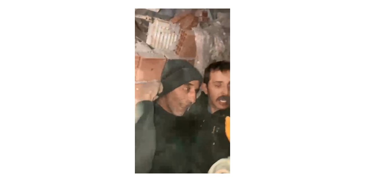 Enkazdan 66 saat sonra çıkarıldı, şehadet parmağını havaya kaldırarak "Allah işinizi rast getirsin; Allahu Ekber" dedi