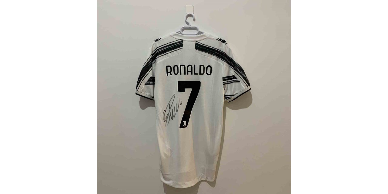 Depremzedeler için 3 formaya 5 milyon TL