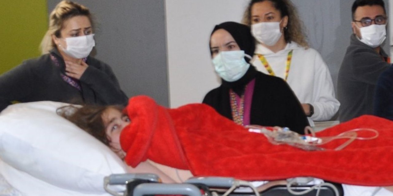 Depremde yaralanan 4 çocuk Manisa Şehir Hastanesine sevk edildi