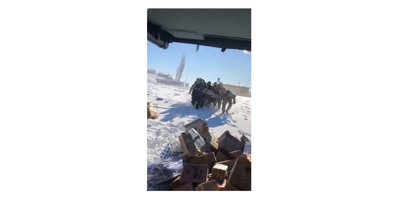 Depremin vurduğu köylerde helikopterle yaralı sevkiyatı