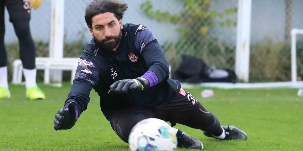 Sivassporlu Muammer’den yardım çalışmalarına destek