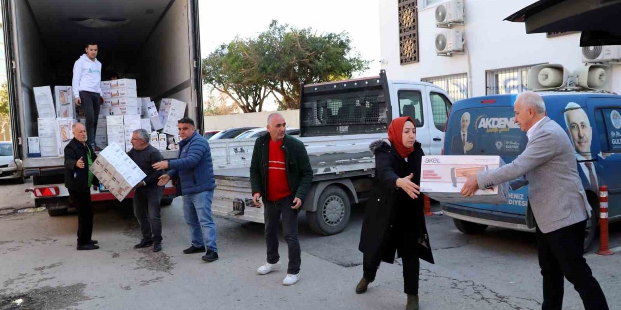 Akdeniz Belediyesi deprem bölgesine yardım seferberliğini sürdürüyor