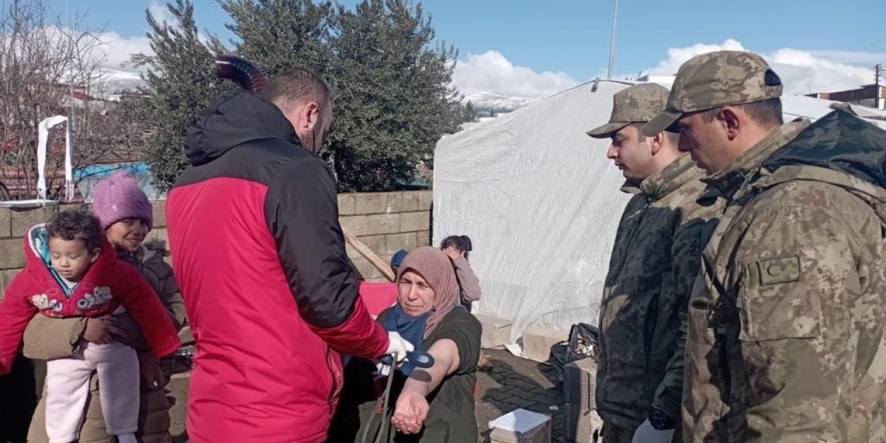 Mehmetçik Kilis’te sıcak çorba ikramını sürdürüyor