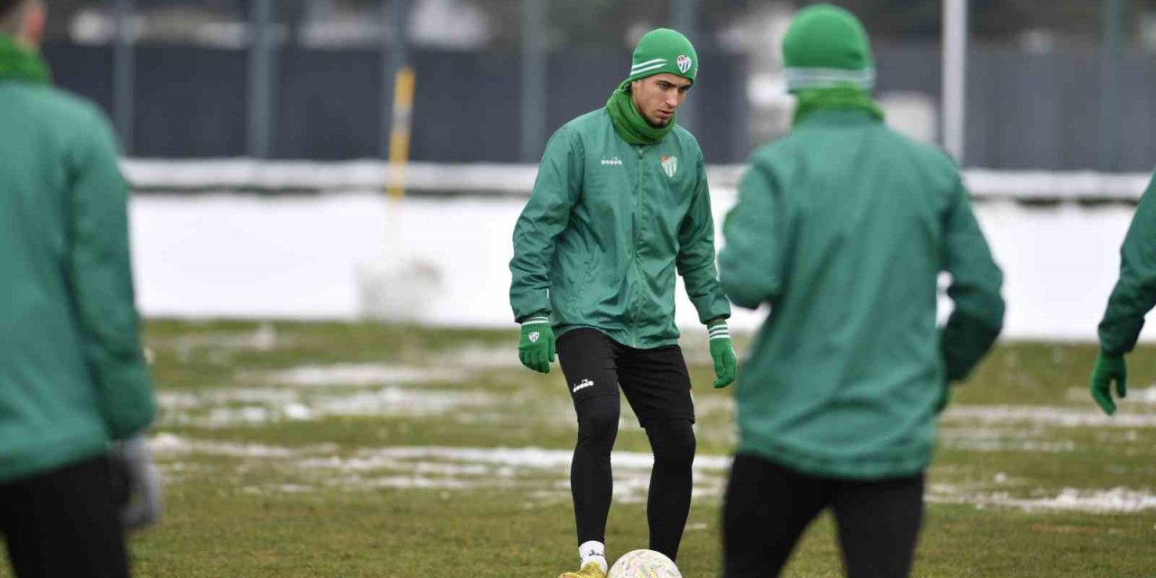 Bursaspor’da Amed Sportif Faaliyetler maçı hazırlıkları moralsiz devam ediyor