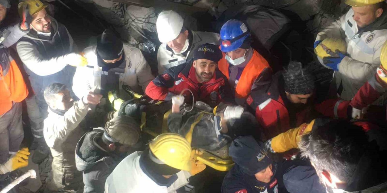 87 saat sonra enkazdan çıkan Miran: “Nereye gideceğiz?”