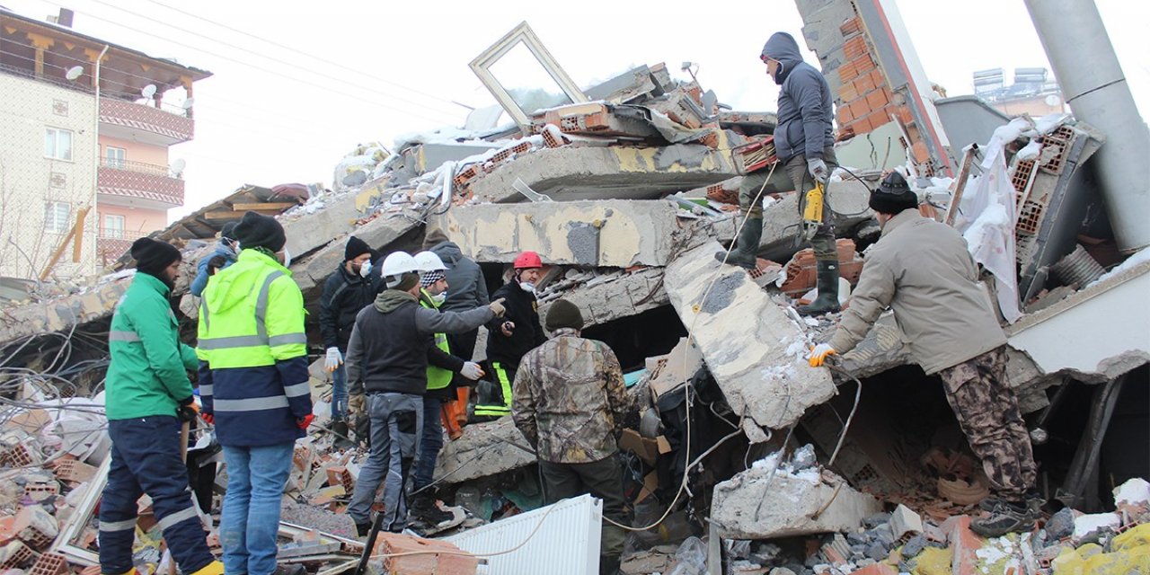 Uzmanı uyardı: “Çocuklarınızı sosyal medyadan ve TV’lerden uzak tutun”
