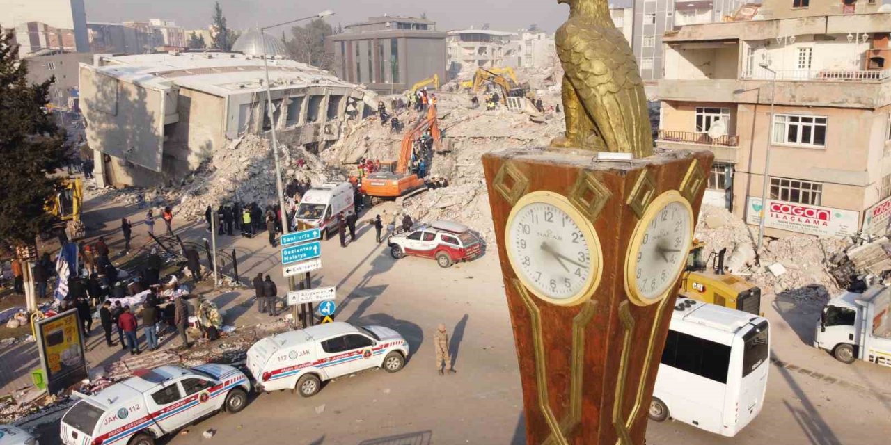 Adıyaman’da saatler 04.17’de durdu