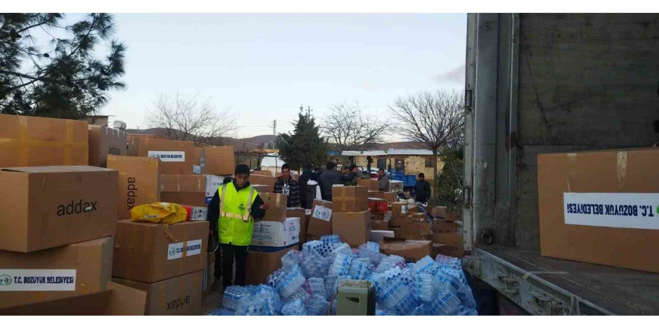 Bozüyük’ten giden 3. tır Nurdağı’ndaki depremzedelere  ulaştı