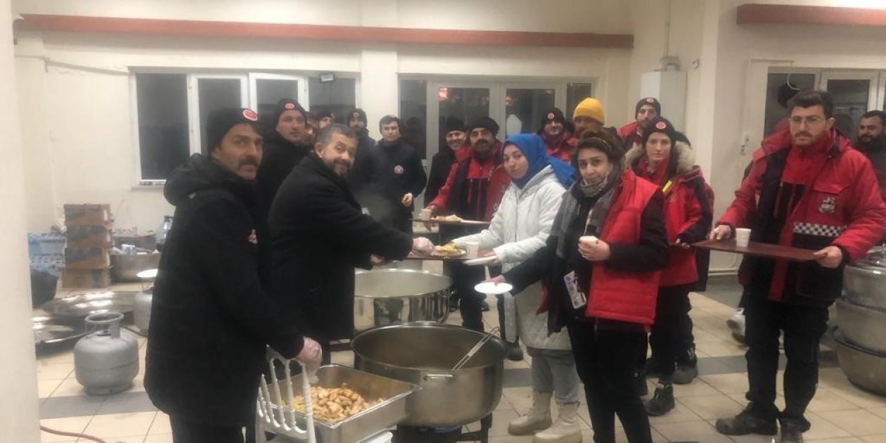 Gürsu Belediyesi’nden afet bölgesine sahra aş evi
