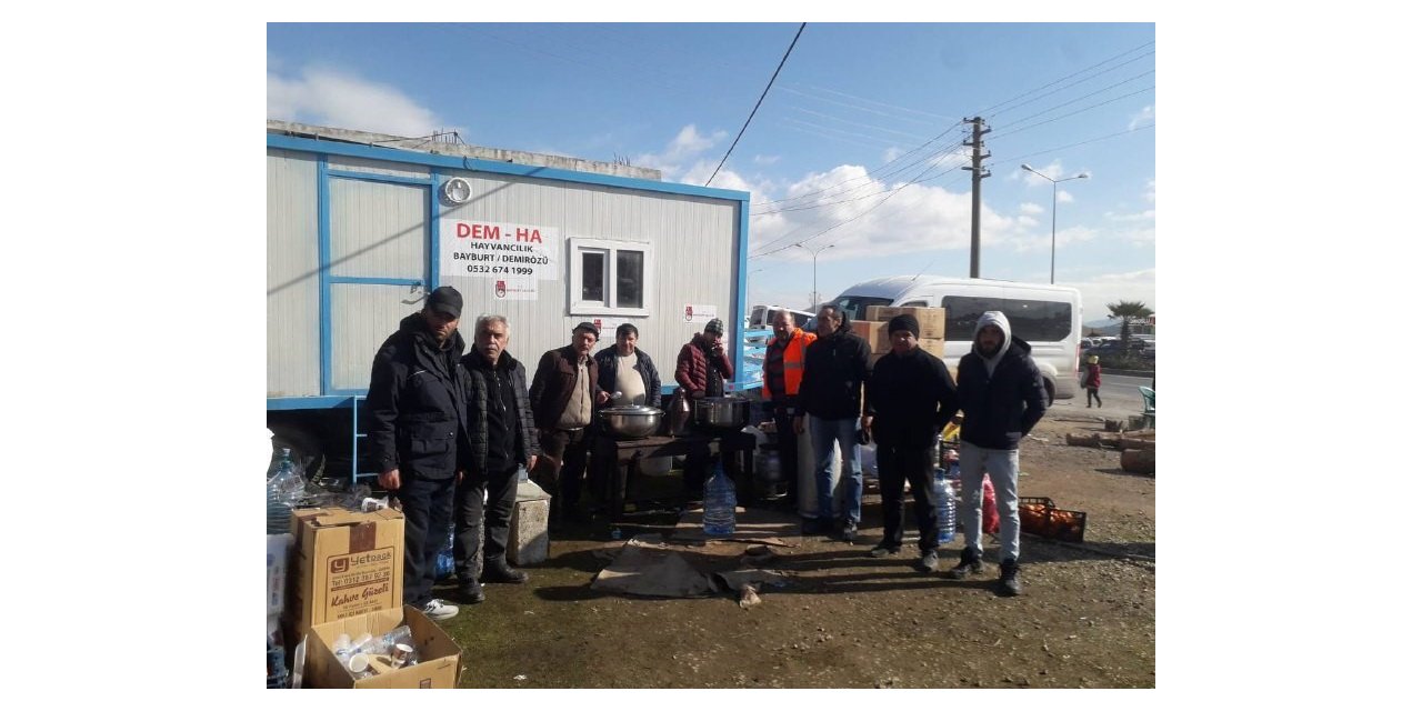 Bayburt Eymür köyünün yardım aracı Nurdağı’na ulaştı
