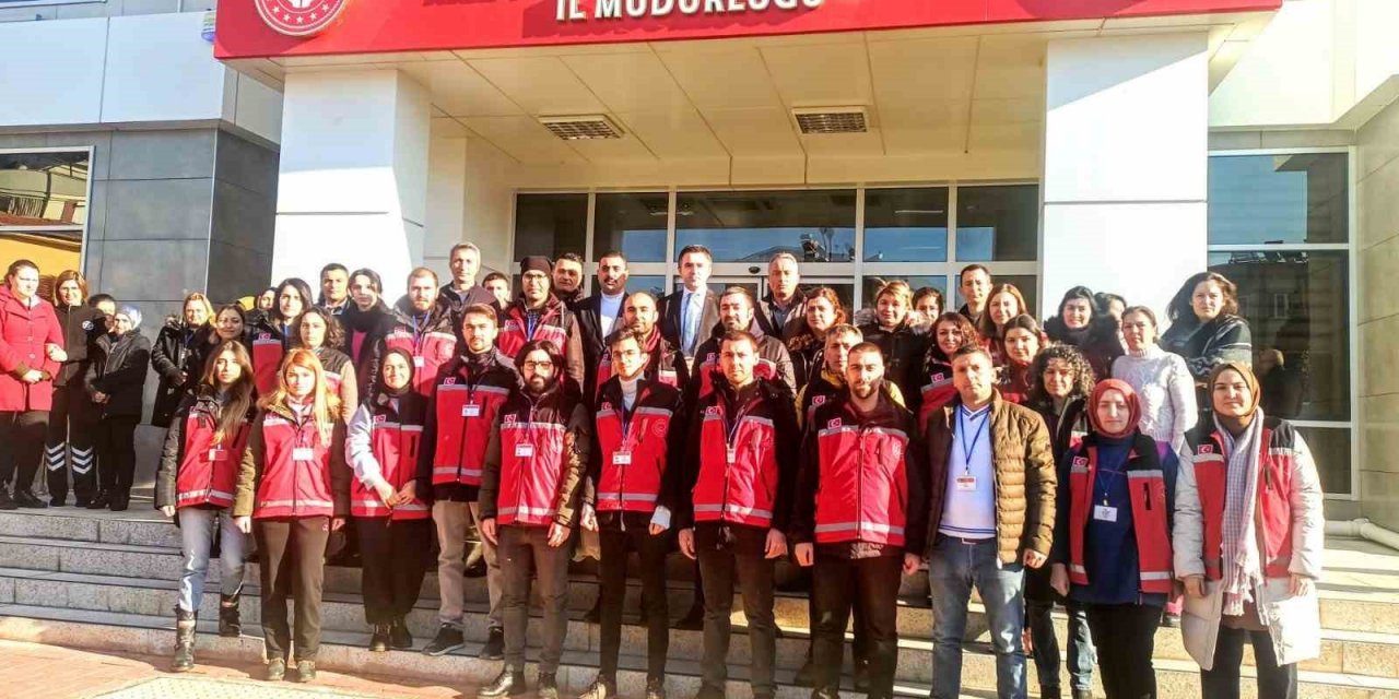 Depremzedelere destek olmak için yola çıktılar