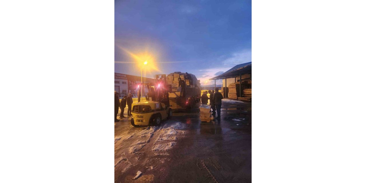 Kayseri Mobilyacılar Odası, KUMSMALL AVM, MOBİTEK ve MOBİBOYA Deprem Bölgesi için Seferber Oldu