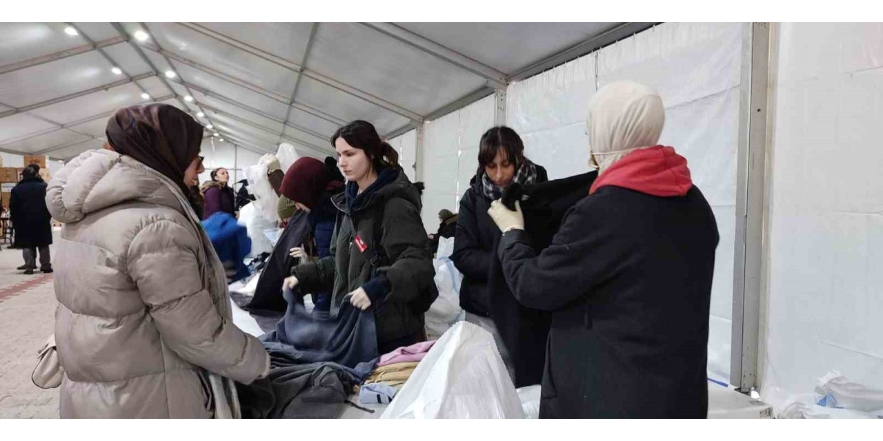 Fatih’te deprem bölgelerine yardım seferberliği