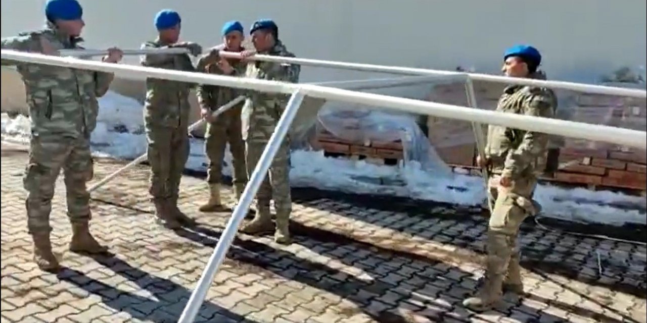 MSB: “1’inci Zırhlı Tugayımız kentteki çadır kurma çalışmalarına da aralıksız destek sağlamayı sürdürüyor”