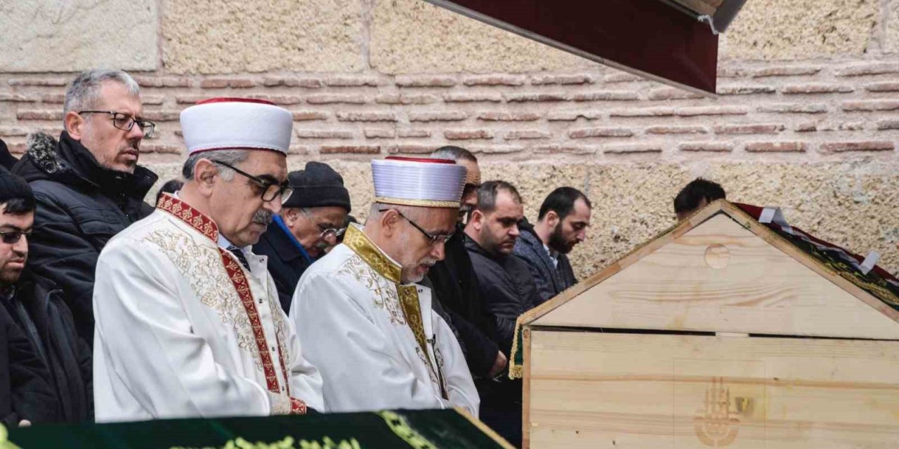 Depremde hayatını kaybeden Hatay İŞKUR İl Müdürü toprağa verildi