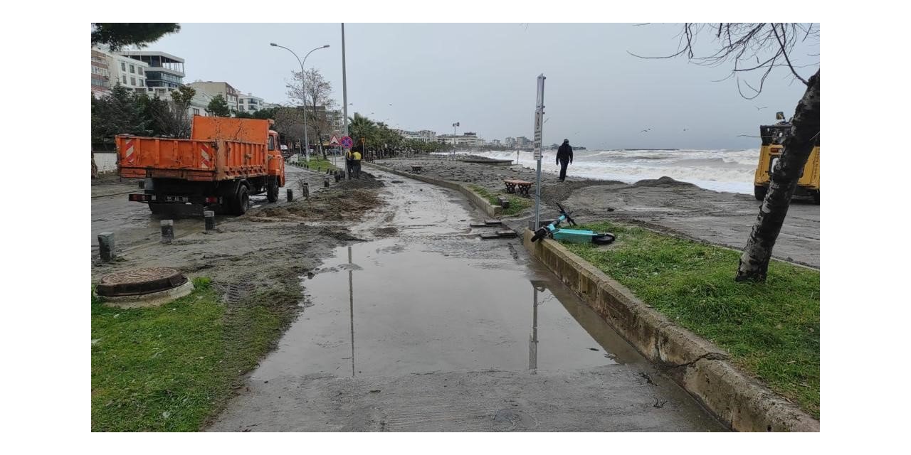 Karadeniz’in dev dalgalarının dövdüğü sahil temizlendi