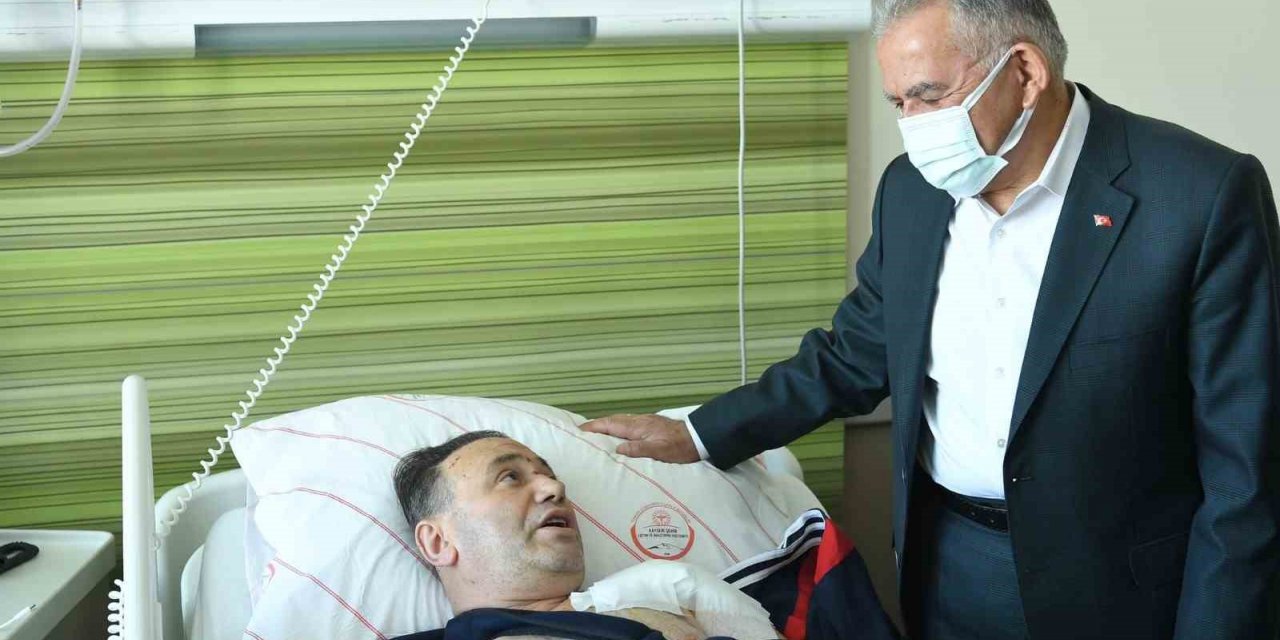 Başkan Büyükkılıç depremzedeleri hastanede ziyaret etti