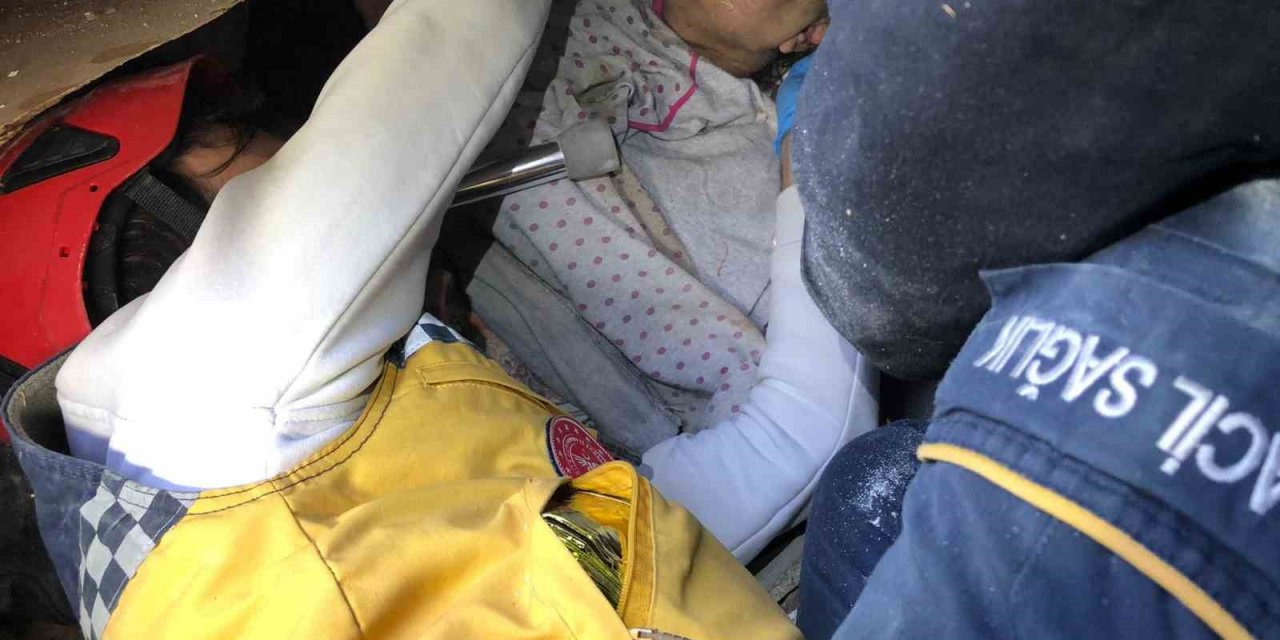 108 saat sonra kurtarılan kadından ilk soru: “Eşim yaşıyor mu?”