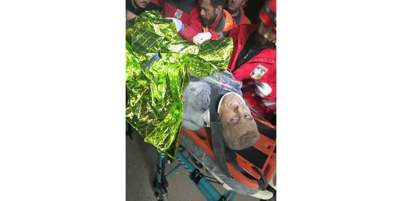 Enkazdan 110 saat sonra sağ kurtarıldı