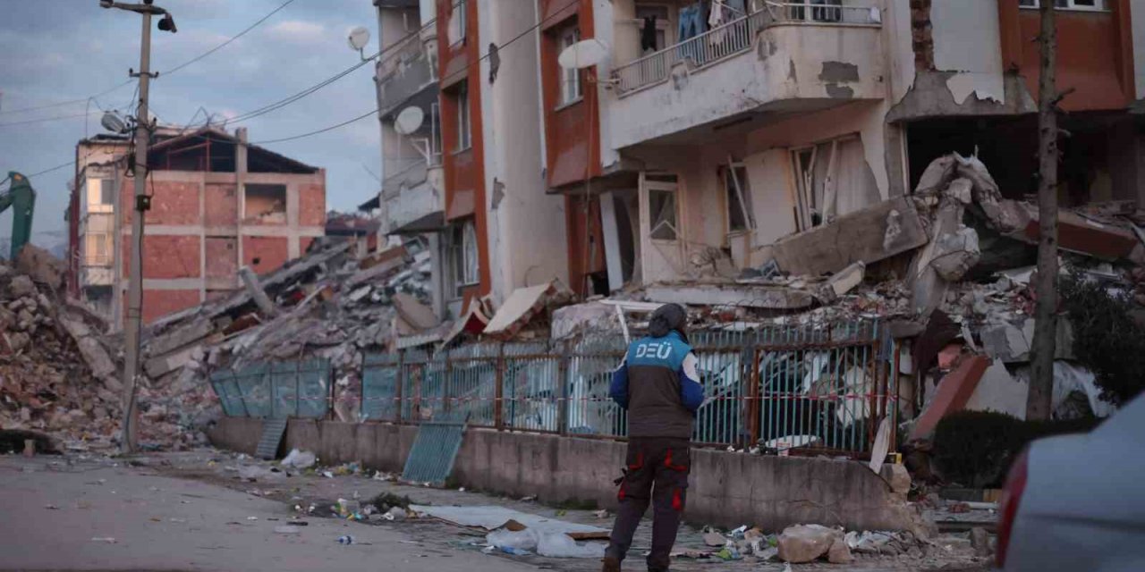 Dokuz Eylül uzmanları afet bölgesinde yapı stokunu inceleyecek