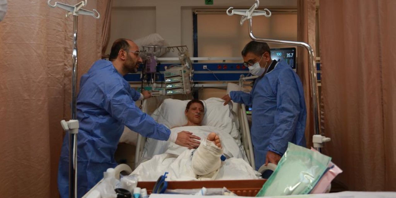 Denizli’ye getirilen depremzedelerin tedavileri sürüyor