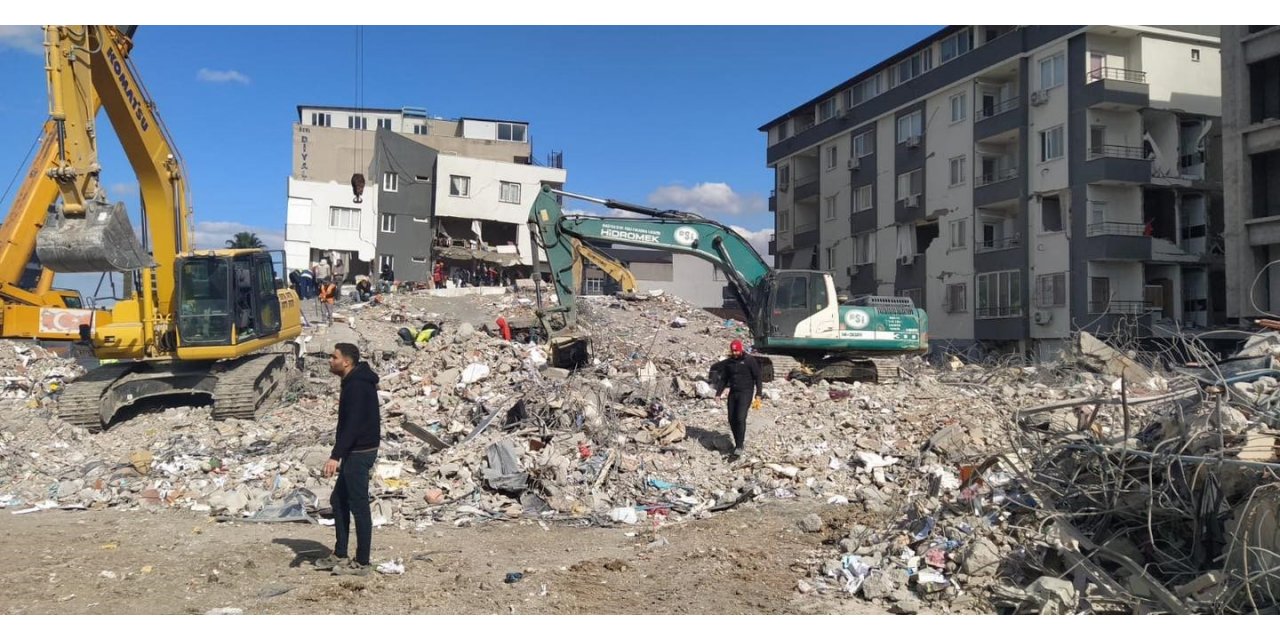 Deprem bölgesine iş makineleriyle destek veriyorlar