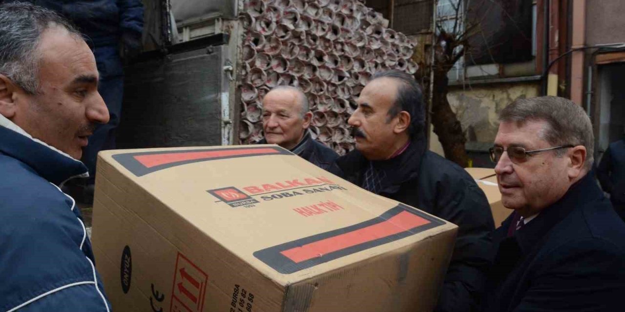 Bursa’dan depremzedelere 600 adet soba yardımı