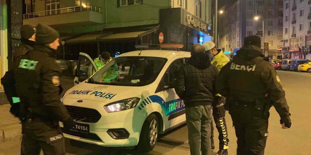 Yasal sınırın üzerinde alkollü çıktığını duyan sürücü: “İki birada bu kadar çıkıyor mu ya”