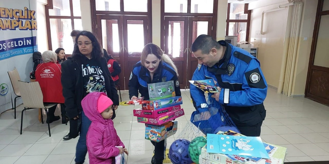 Kastamonu Emniyet Müdürlüğünden depremzedelere destek
