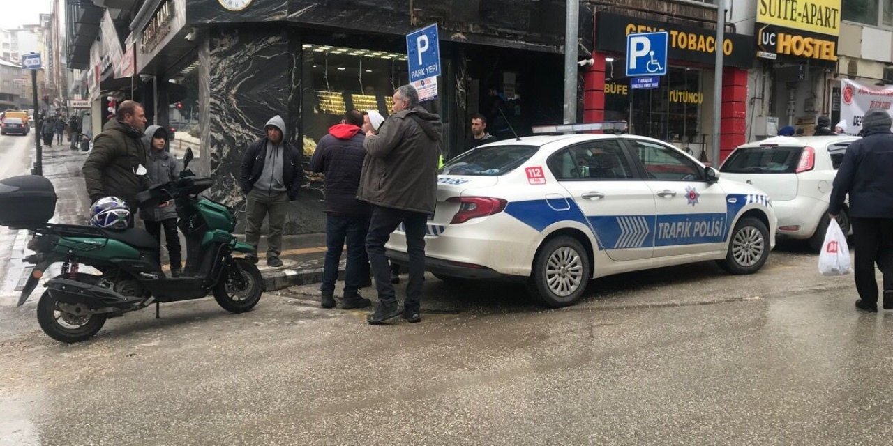 85 yaşındaki yayaya geri geri gelen otomobil çarptı